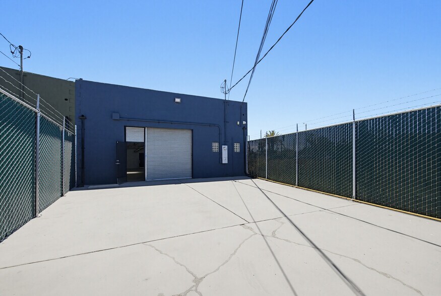 6819 West Blvd, Inglewood, CA à louer - Photo de l’immeuble – Image 3 sur 15