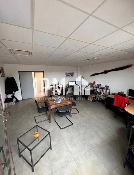 Bureau dans Marseille à vendre - Photo de l’immeuble – Image 3 sur 8