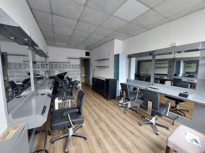 109-111 St Johns Rd, Edinburgh à louer - Photo de l’immeuble – Image 3 sur 4