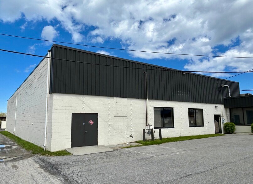 1144 Lexington Ave, Rochester, NY à louer - Photo de l’immeuble – Image 2 sur 5