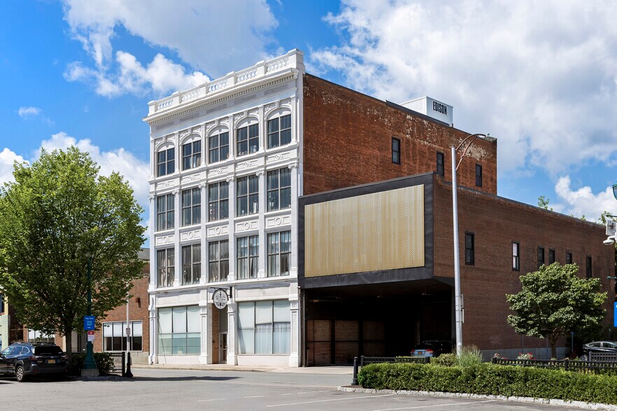 132 Broadway, Schenectady, NY à vendre - Photo de l’immeuble – Image 3 sur 60