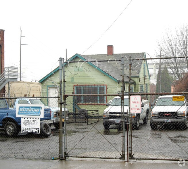 2621 N Albina Ave, Portland, OR à vendre - Photo de l’immeuble – Image 1 sur 3