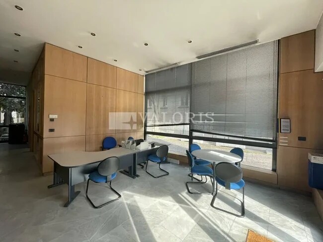 Plus de détails pour Local commercial à louer