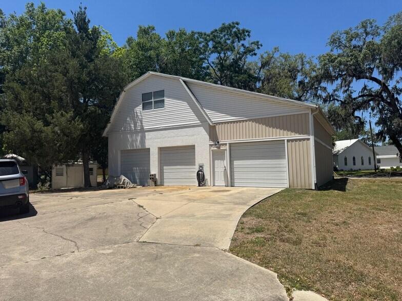 206 Barwick St, Wildwood, FL à vendre - Photo principale – Image 1 sur 11
