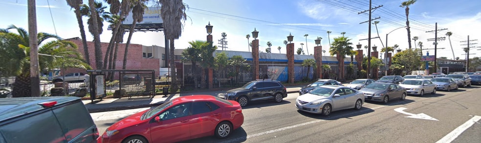 2305 Lincoln Blvd, Venice, CA à louer - Photo de l’immeuble – Image 3 sur 3