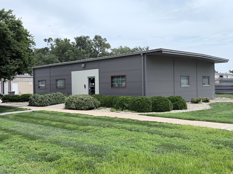 727 S Juliette Ave, Manhattan, KS à louer - Photo principale – Image 1 sur 9