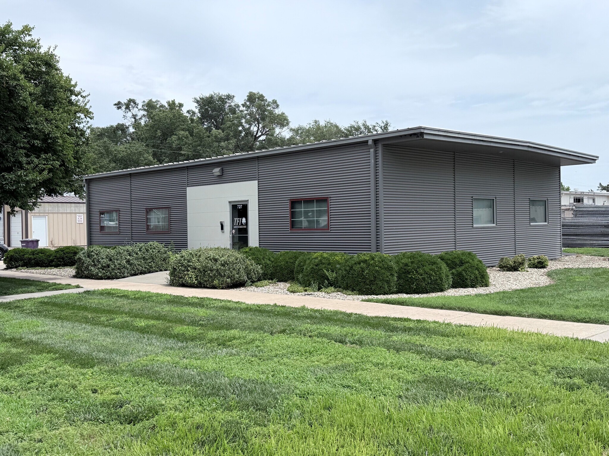 727 S Juliette Ave, Manhattan, KS à louer Photo principale– Image 1 sur 10