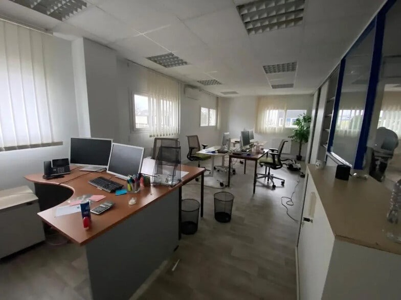 Bureau dans Le Petit-Quevilly à louer - Photo intérieure – Image 3 sur 4