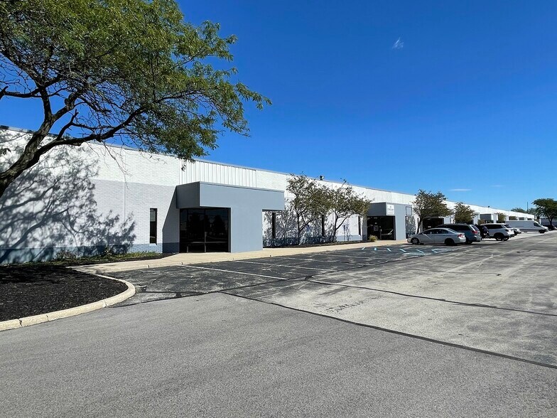 5636-5762 W 79th St, Indianapolis, IN à louer - Photo de l’immeuble – Image 2 sur 8