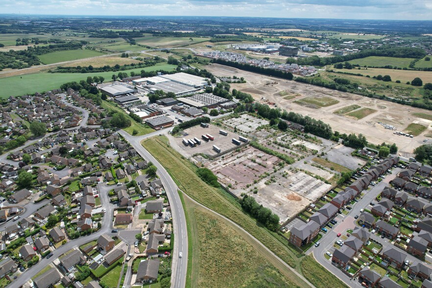 Manston Ln, Leeds à louer - Photo de l’immeuble – Image 2 sur 7