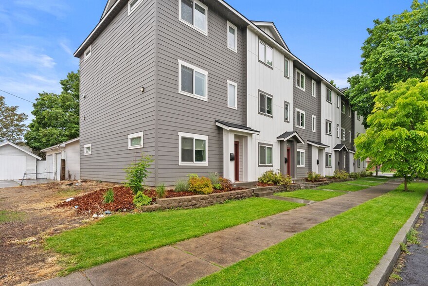 930 E Sharp Ave, Spokane, WA à vendre - Photo principale – Image 1 sur 1