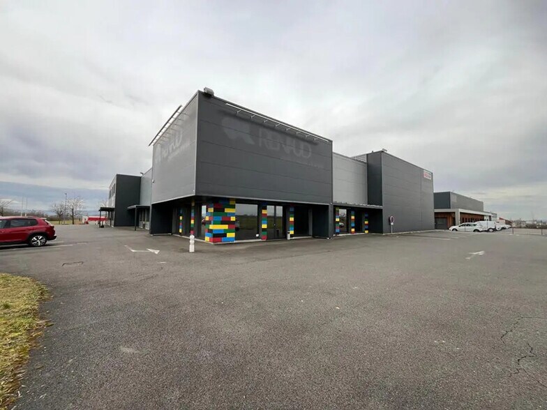 Local d’activités dans Argancy à louer - Photo de l’immeuble – Image 1 sur 13