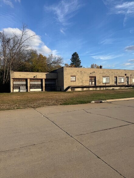 266 Spring St, Berlin, WI à vendre - Photo de l’immeuble – Image 2 sur 2