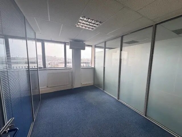 Bureau dans Saint-Étienne à louer - Photo de l’immeuble – Image 2 sur 5