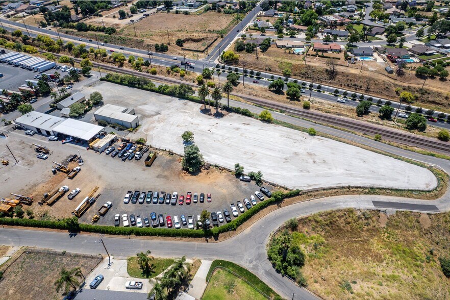 21600 Walnut Ave, Grand Terrace, CA à louer - Photo de l’immeuble – Image 2 sur 12