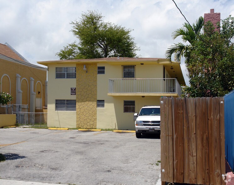 1533 SW 3rd St, Miami, FL à vendre - Photo de l’immeuble – Image 2 sur 2