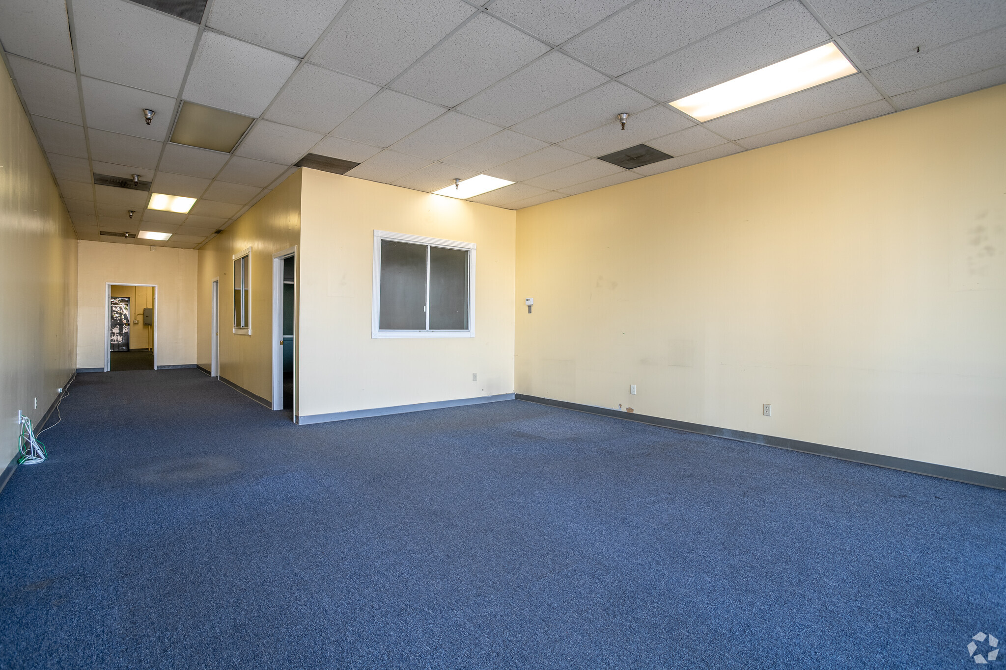 993 W Valley Blvd, Bloomington, CA à louer Photo intérieure– Image 1 sur 2