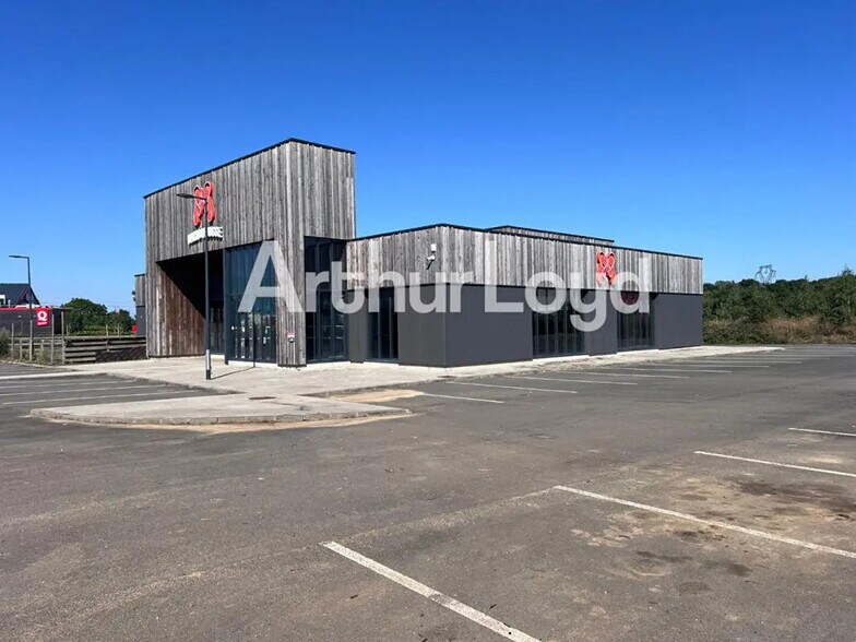 Local commercial dans Mondeville à vendre - Photo de l’immeuble – Image 3 sur 3