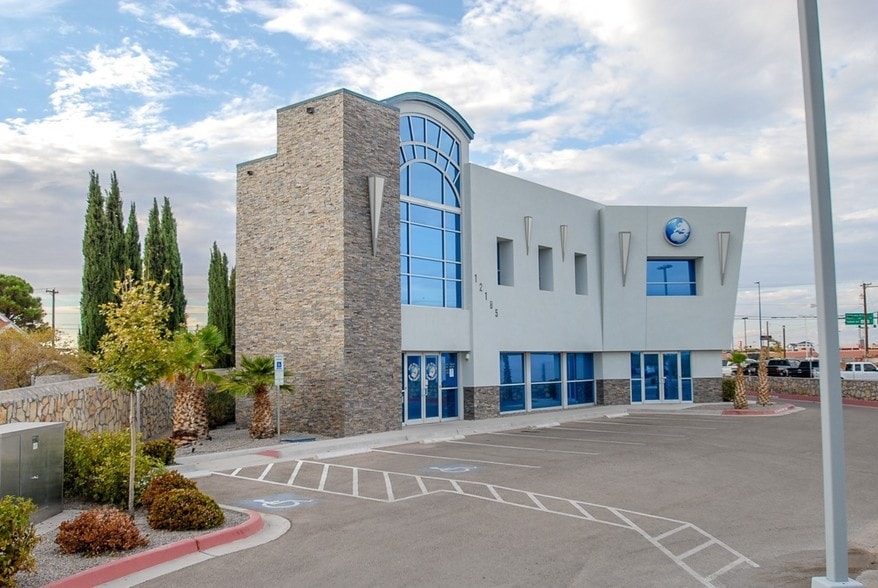 12185 New World Dr, El Paso, TX à vendre - Photo de l’immeuble – Image 2 sur 22