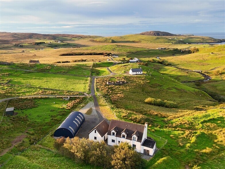 Hilltop House and Agricultural Building, Portree à vendre - Photo de l’immeuble – Image 2 sur 36