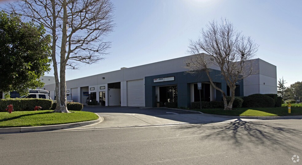 5140 E Airport Dr, Ontario, CA à louer - Photo principale – Image 2 sur 7