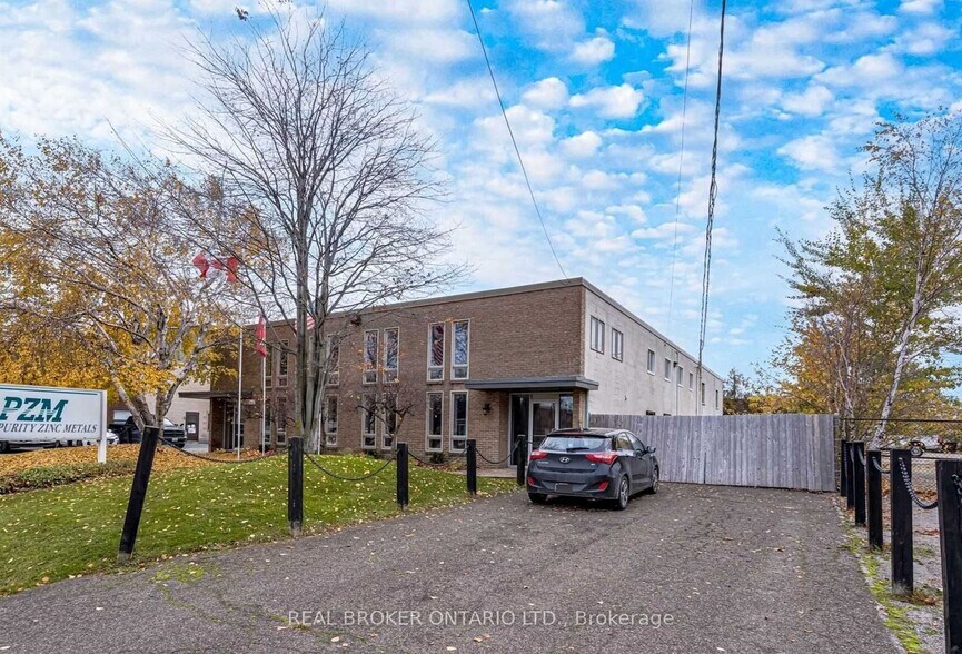 310 Arvin Av, Hamilton, ON à louer - Photo de l’immeuble – Image 2 sur 7