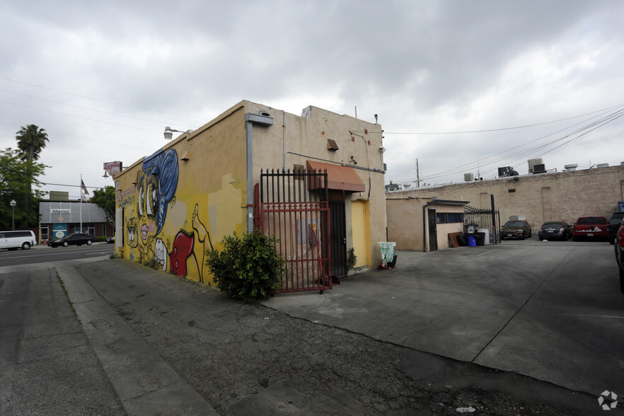 2220 E 1st St, Los Angeles, CA à vendre - Photo de l’immeuble – Image 2 sur 6