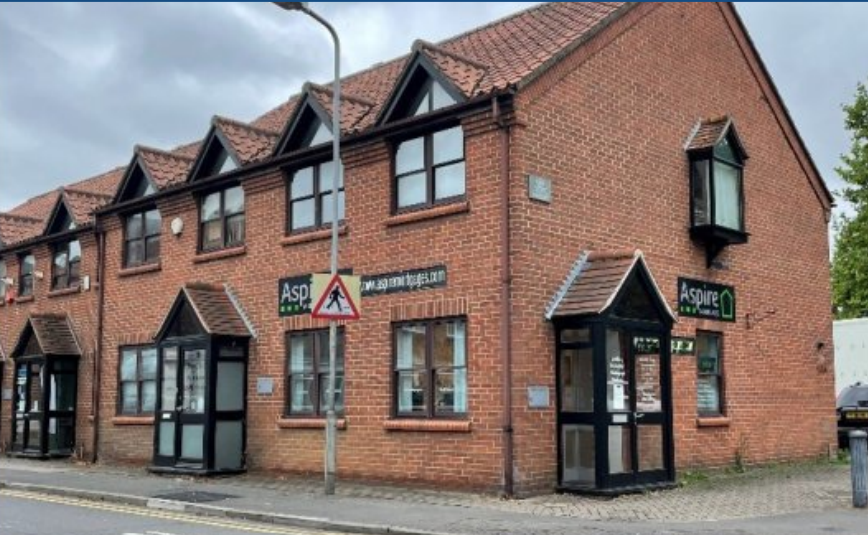 Carre St, Sleaford à louer - Photo de l’immeuble – Image 2 sur 3