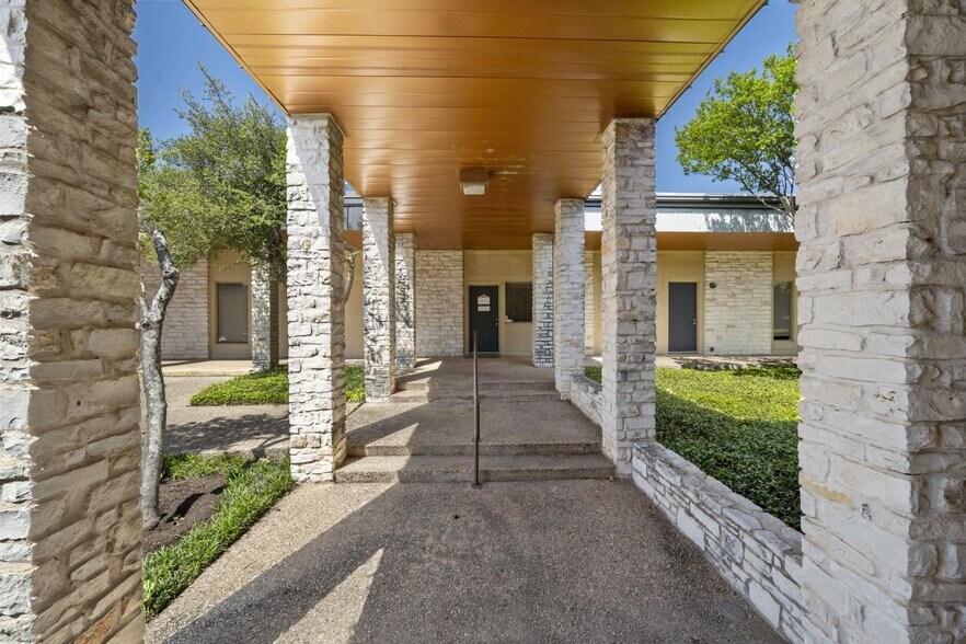4419 Frontier Trl, Austin, TX à louer - Photo de l’immeuble – Image 2 sur 10