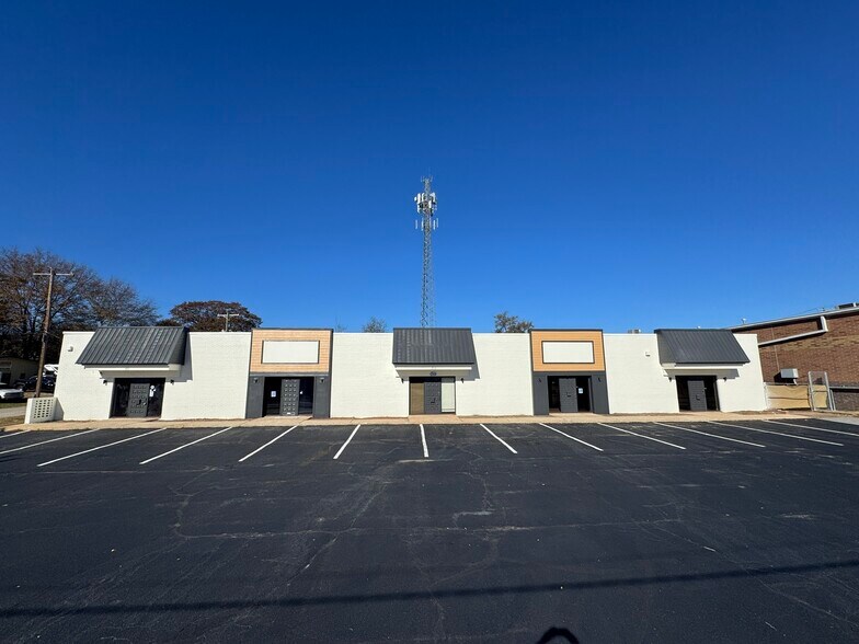 102 Shaw St, Greenville, SC à louer - Photo principale – Image 1 sur 9
