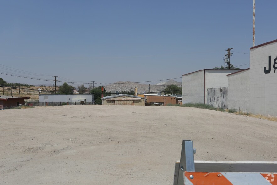 16642 Tracy, Victorville, CA à vendre - Photo principale – Image 1 sur 3