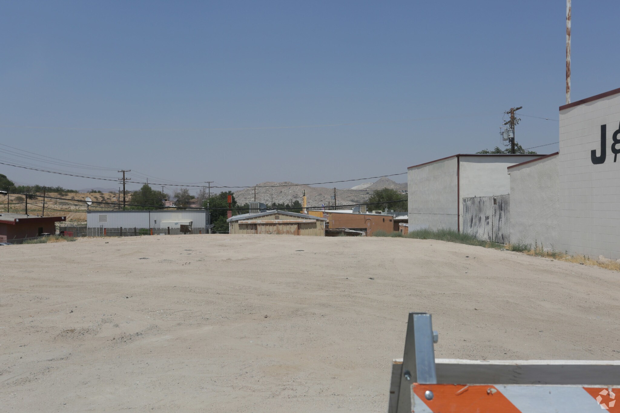 16642 Tracy, Victorville, CA à vendre Photo principale– Image 1 sur 4