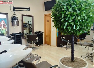 Plus de détails pour Local commercial à louer