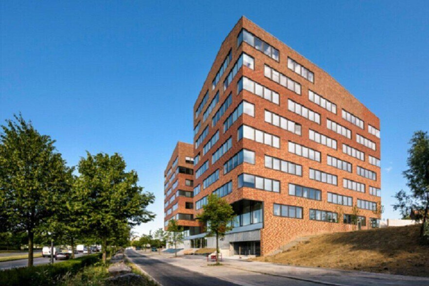 Bureau dans Roubaix à louer - Photo de l’immeuble – Image 1 sur 3