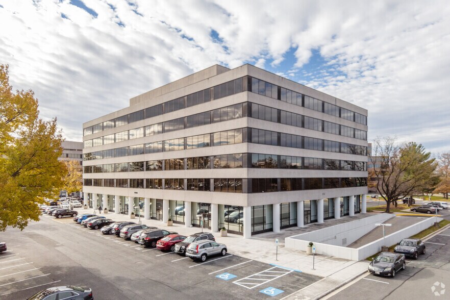 6500 Rock Spring Dr, Bethesda, MD à louer - Photo de l’immeuble – Image 3 sur 5