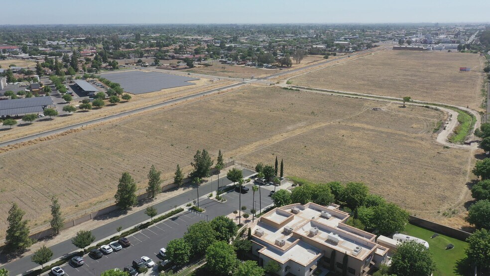 Highway 198 Hwy, Hanford, CA à vendre - Vidéo sur l’annonce professionnelle – Image 3 sur 11