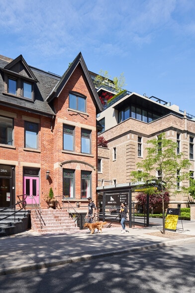 30 Hazelton Ave, Toronto, ON à louer - Photo de l’immeuble – Image 2 sur 3