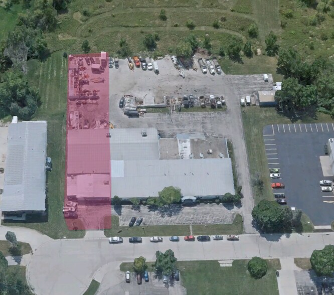 1915 MacArthur Rd, Waukesha, WI à louer - Photo de l’immeuble – Image 2 sur 10