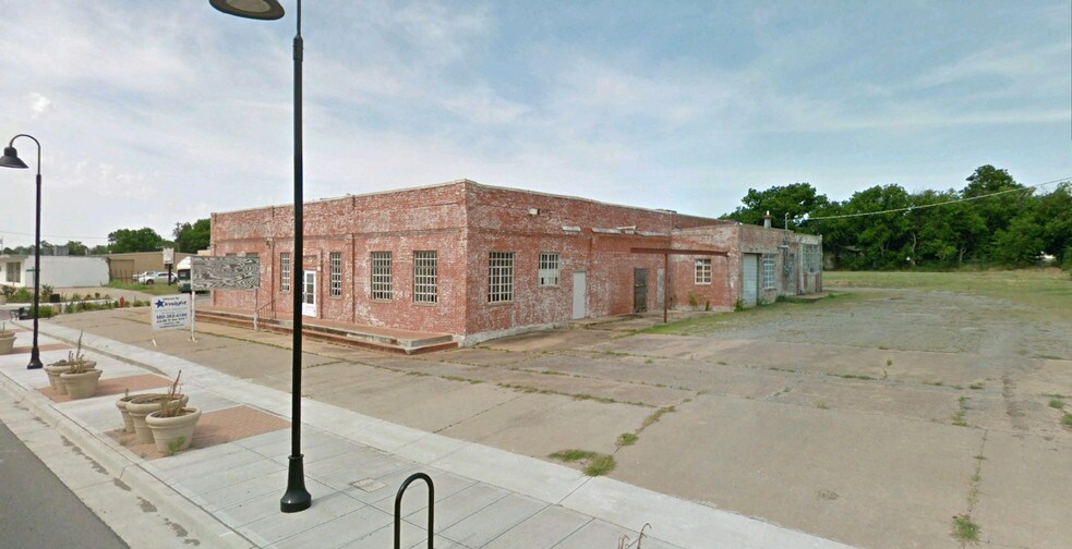 201 NW Dearborn Ave, Lawton, OK à louer - Photo de l’immeuble – Image 2 sur 5