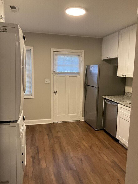 302 S Broad St, Gastonia, NC à vendre - Photo intérieure – Image 1 sur 5