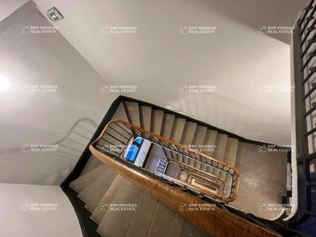 Bureau dans Lyon à louer Photo de l’immeuble– Image 1 sur 6