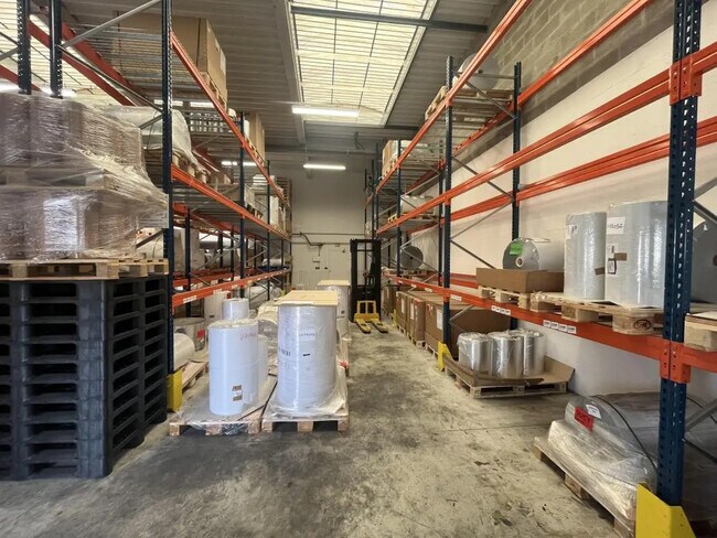 Plus de détails pour Industriel/Logistique à louer