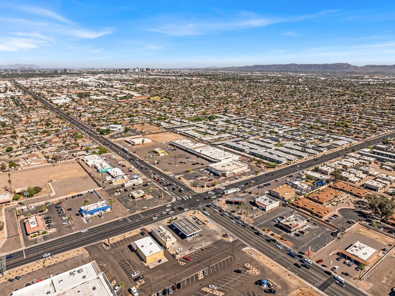 4135 W Thomas Rd, Phoenix, AZ à vendre - Photo de l’immeuble – Image 3 sur 4