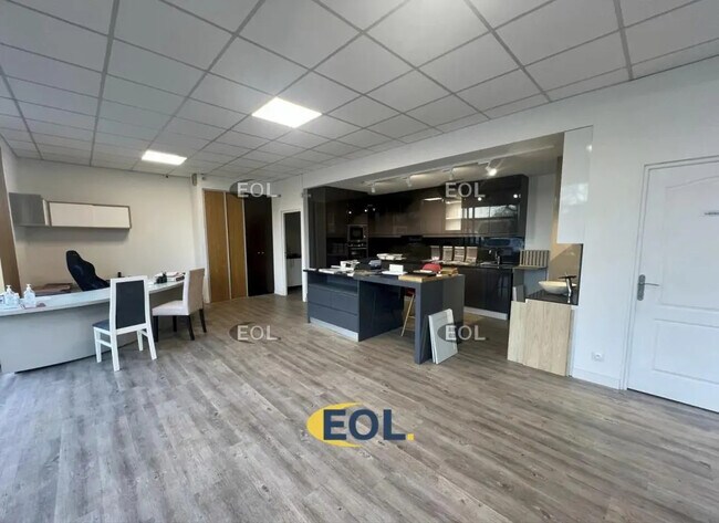 Plus de détails pour Local commercial à louer