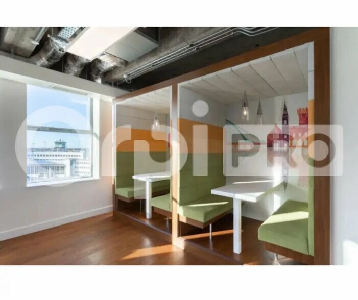 Bureau dans Gentilly à louer - Photo de l’immeuble – Image 3 sur 11