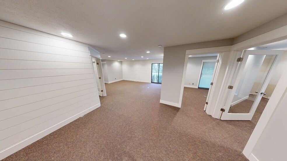 8194 Byron Center Ave SW, Byron Center, MI à louer - Hall d’entrée – Image 2 sur 15