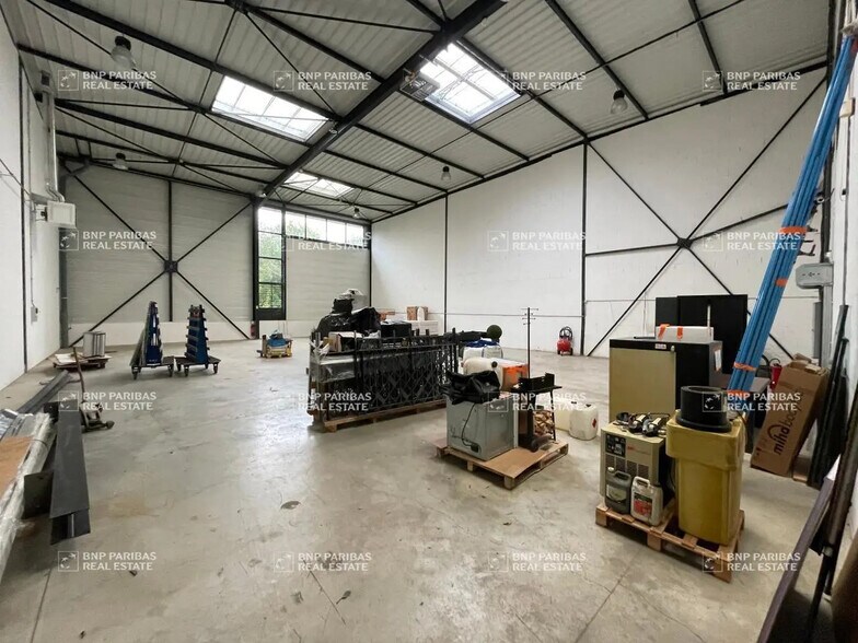 Local d’activités dans Montévrain à louer - Photo de l’immeuble – Image 1 sur 6