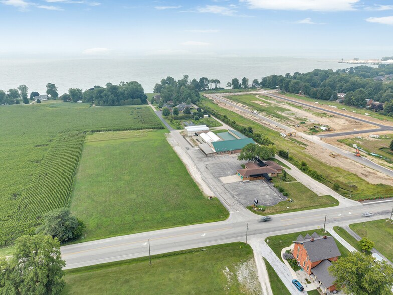 585 Seacliff Dr, Kingsville, ON à vendre - Photo de l’immeuble – Image 3 sur 43