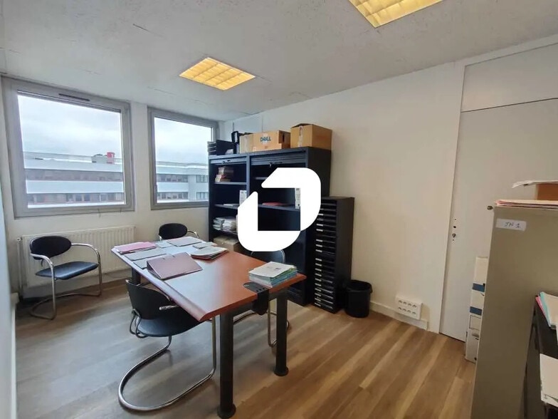 Bureau dans Le Chesnay-Rocquencourt à louer - Photo de l’immeuble – Image 3 sur 13