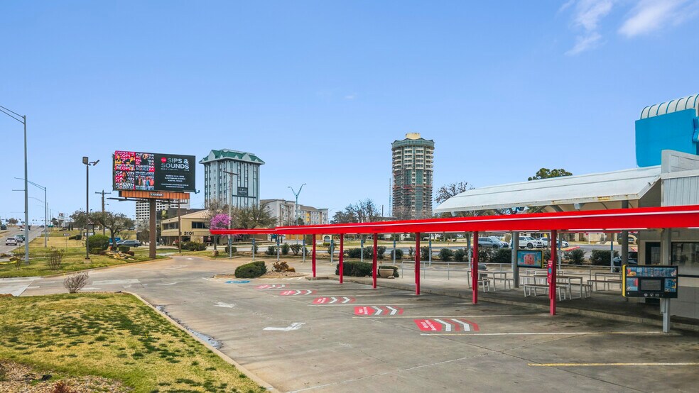 Sonic Drive-Thru & Vacant Hooters portefeuille de 2 biens à vendre sur LoopNet.fr - Photo de l’immeuble – Image 3 sur 8